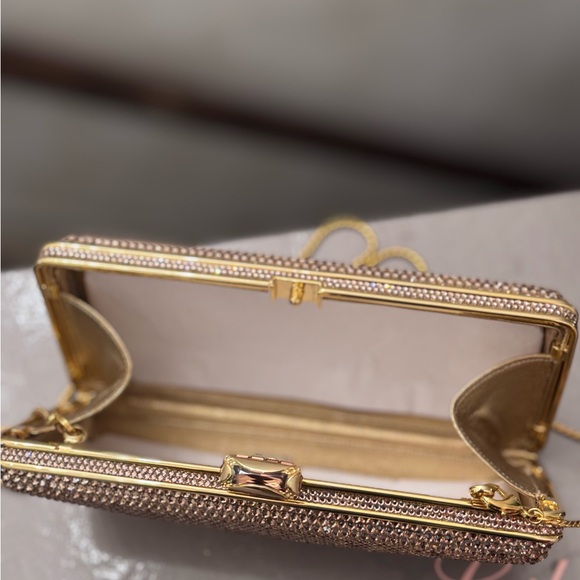 Elegant Gold Crystal Clutch - Picture 3 of 4